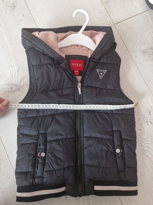 Bezrękawnik 128 Guess czarny