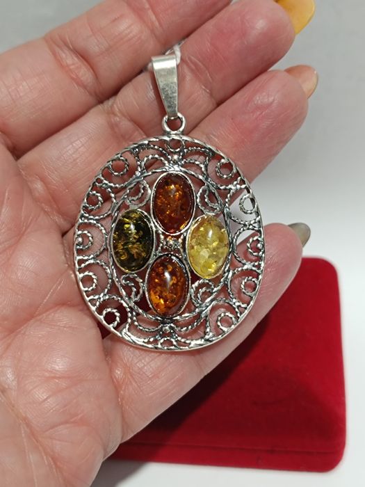 Srebrny wisiorek z kolorowymi bursztynami, srebro próby 925