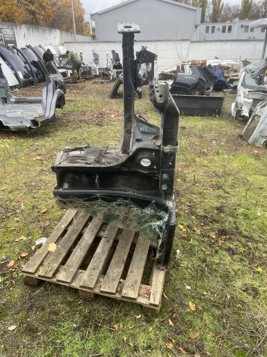 Четверть перед правая додж дарт 13год dodge dart