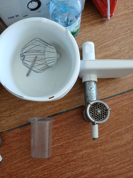 Кухоний комбайн Bosch с мясорубкой..