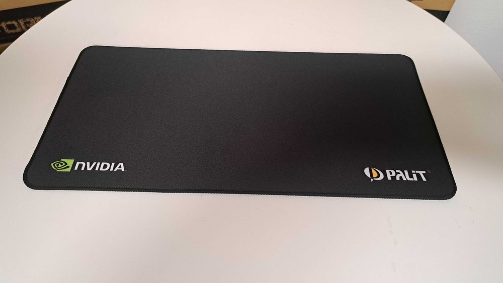 Nieużywana podkładka pod mysz PALIT 195mmx395mm