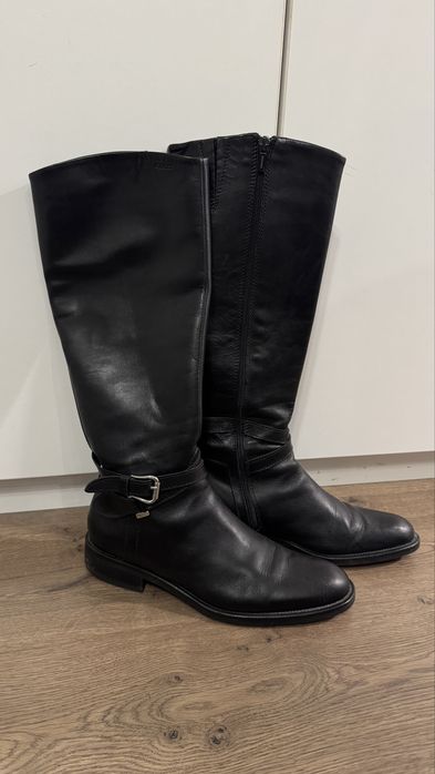 Чорні високі шкіряні чоботи Geox