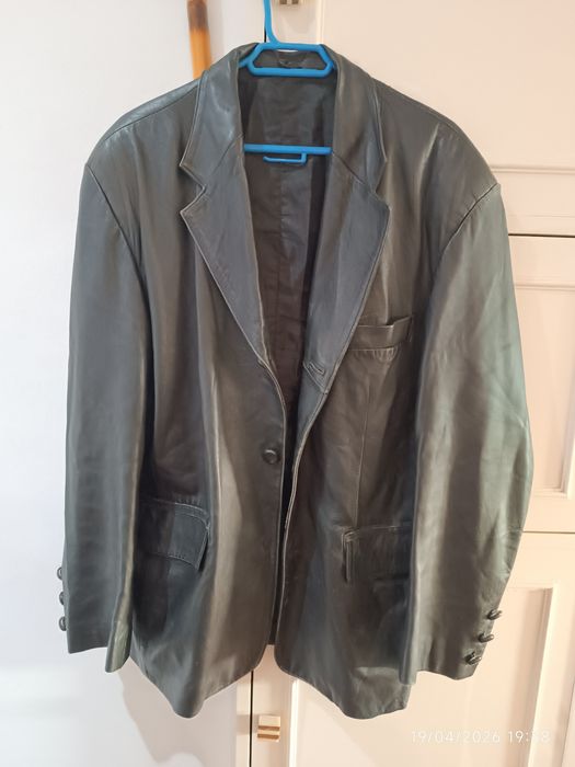 Blazer em pele preta - XL