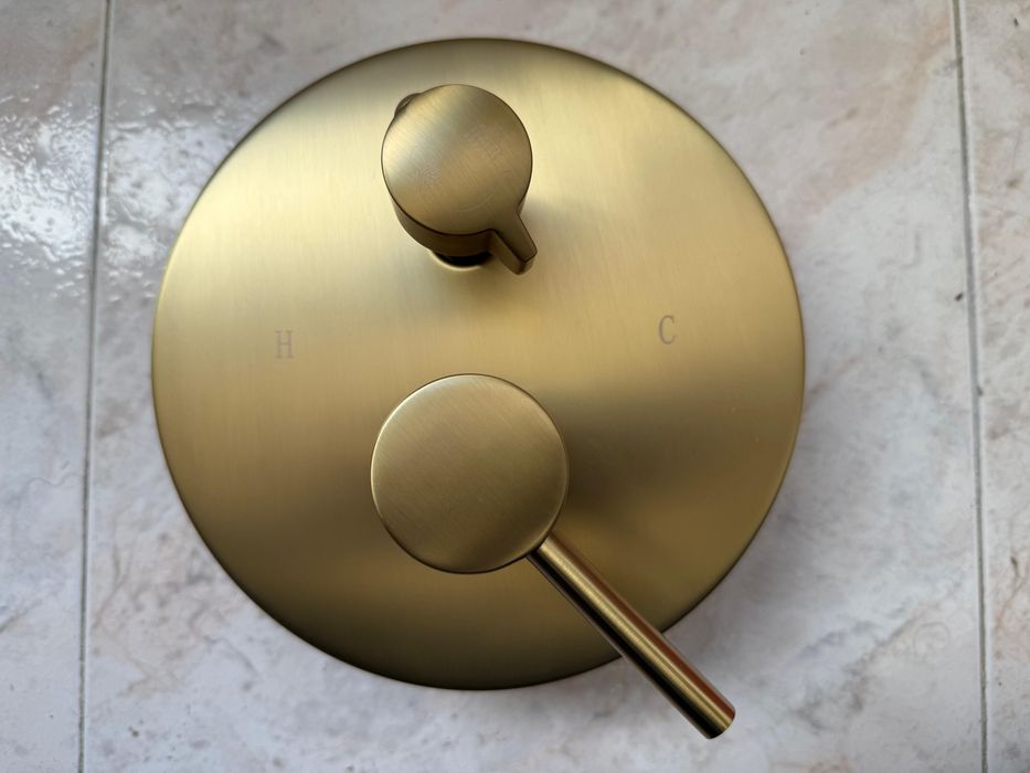 Torneira Misturadora de Duche Embutida em Latão Escavado – NOVA