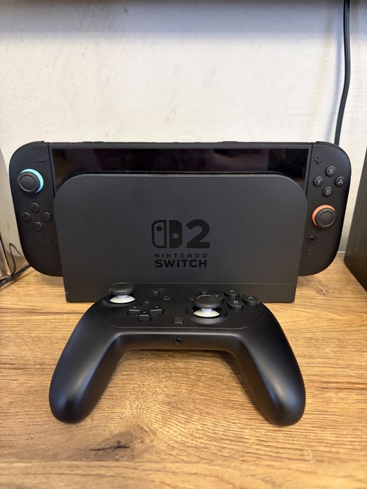 Nintendo Switch 2 + czarny pad / Pro Controller (gwarancja)