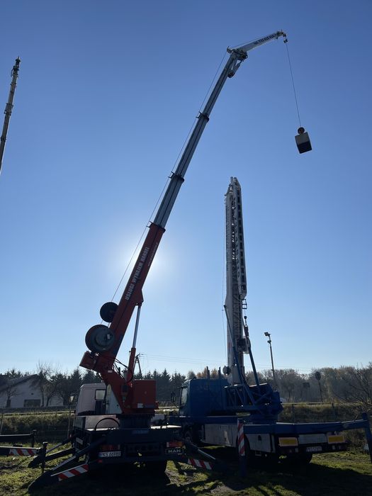 Żuraw Ciesielski dźwig dekarski Böcker AK 27-1000