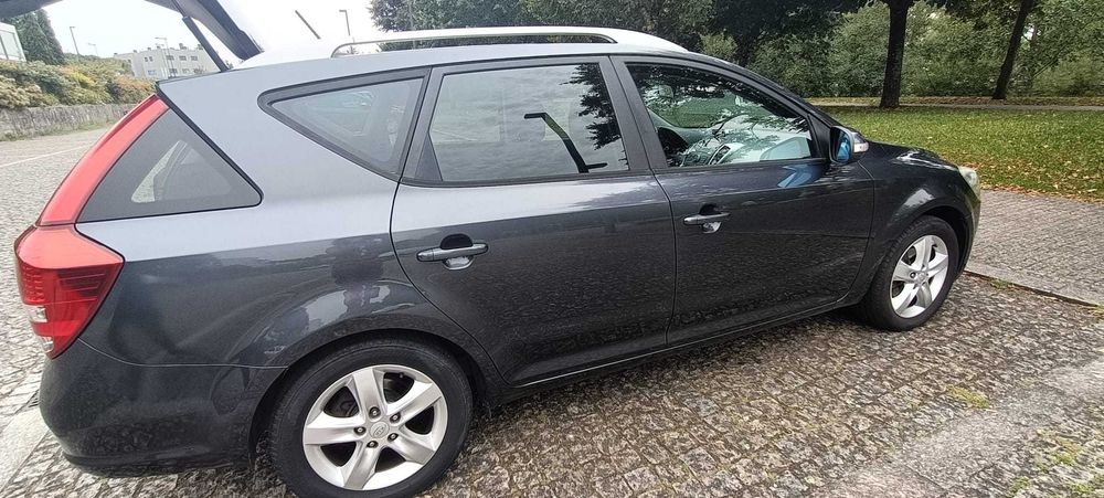 KIA CEED sporty wagon diesel foto 2