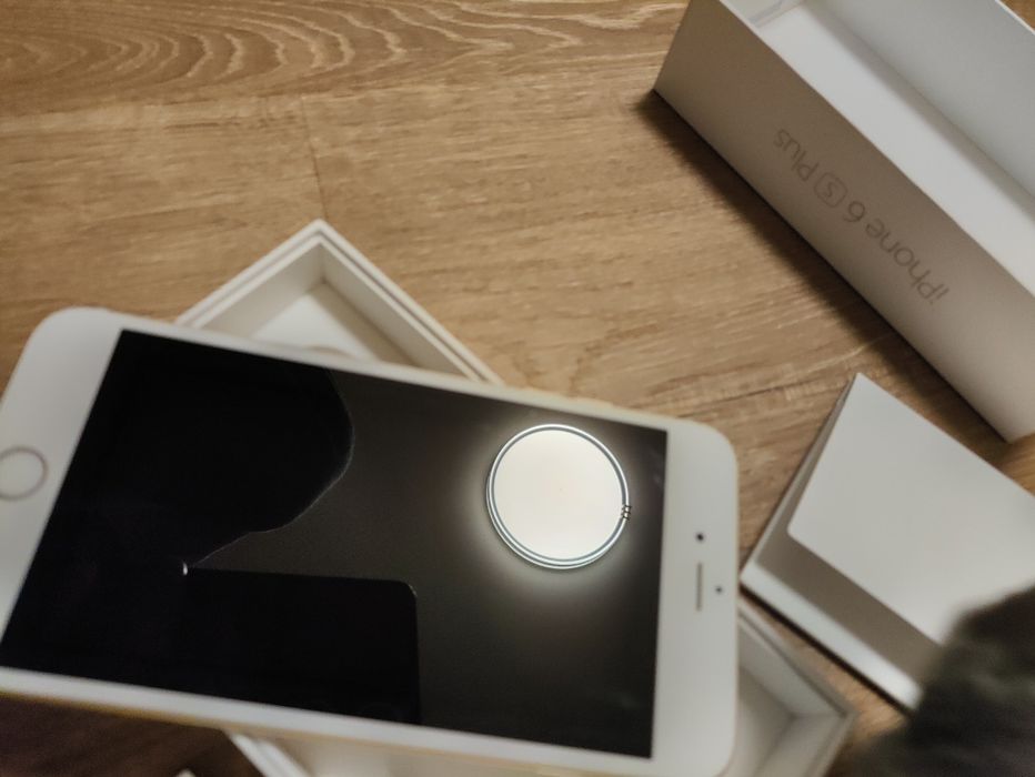 iPhone 6s plus, jak nowy, nie włącza się