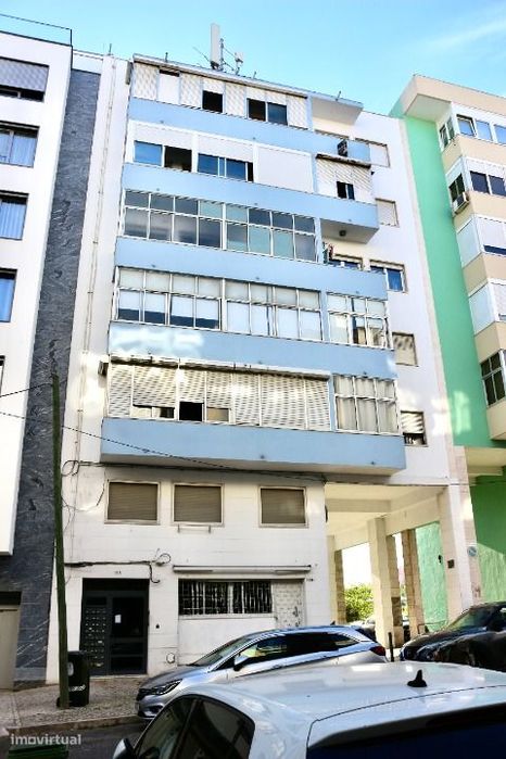 Apartamento T2 Renovado em Marvila – Lisboa