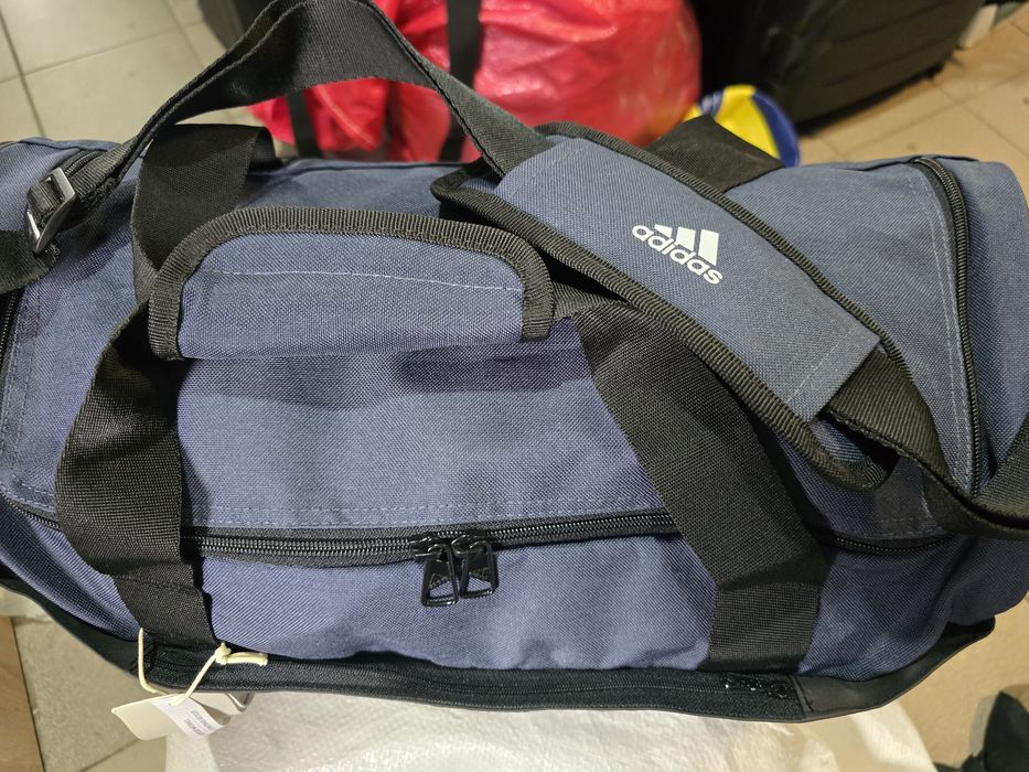 Сумка adidas Essentials Duffel Bag HR5353