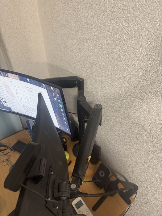 Кронштейн для мониторов