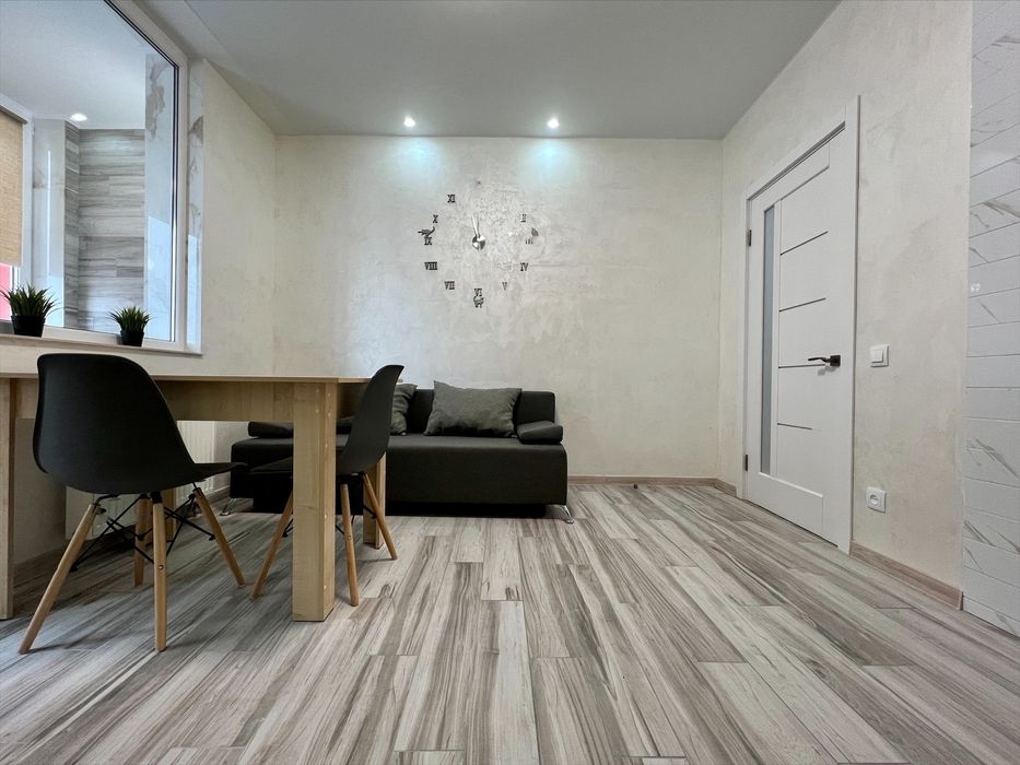 Світло парк, 2 пов, м. Видубичі 10 хв пішки, 1кімнатна