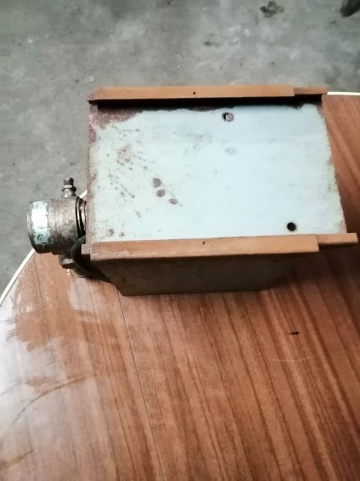 Motor com bomba incorporada para máquina de café.