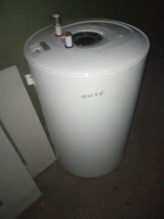 Продам бойлер 80л.