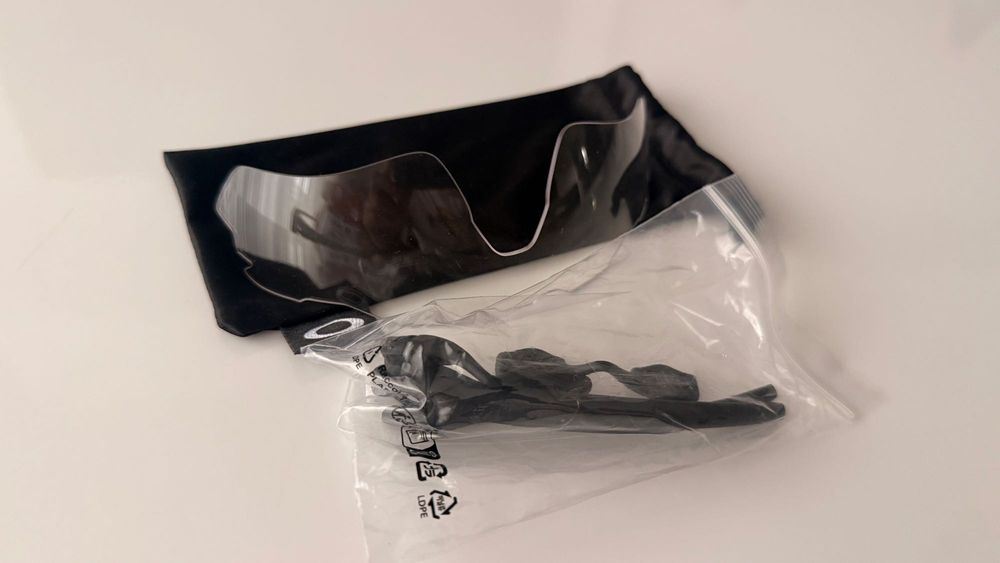 Lentes Oakley Radar + Kit complemento aderência ao suor