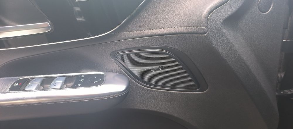 Mercedes-Benz EQ 2023