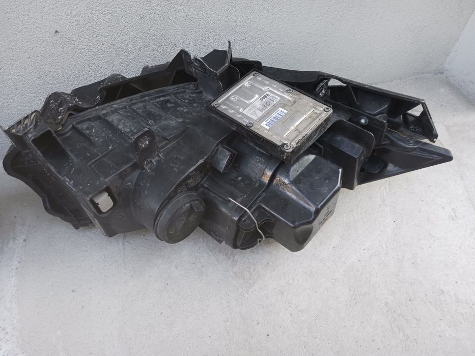 Farolim Xenon Renault Megan 2