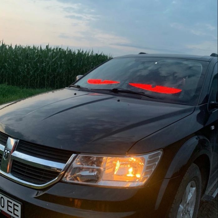 Очі демона на любе авто