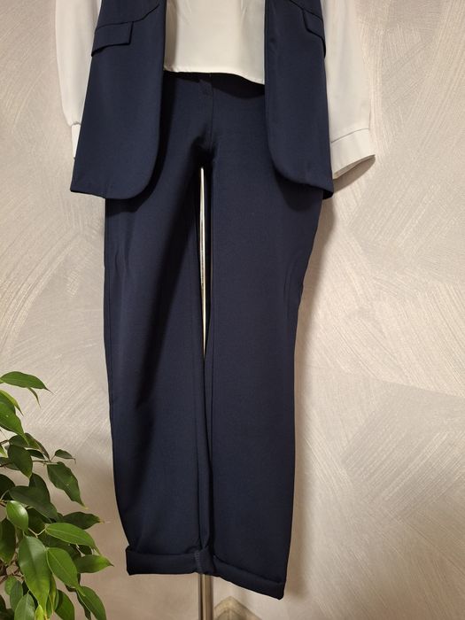 Костюм темно-синій