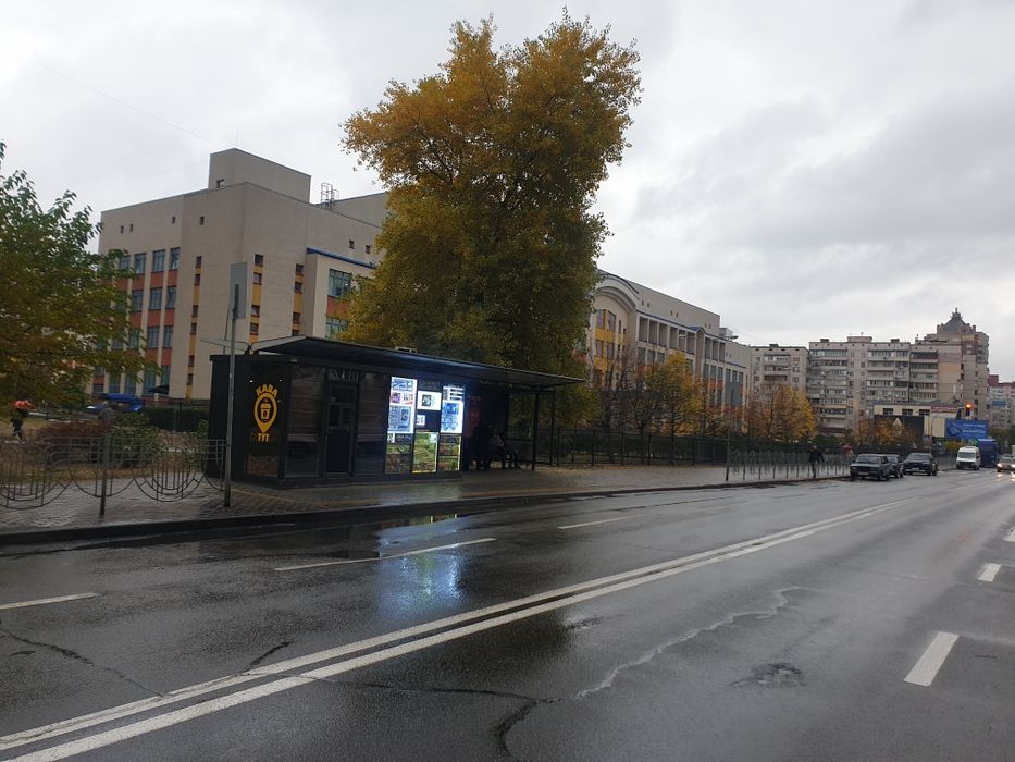 Срочно!!! Сдам в аренду МАФ (половина остановки) Княжий затон 12.