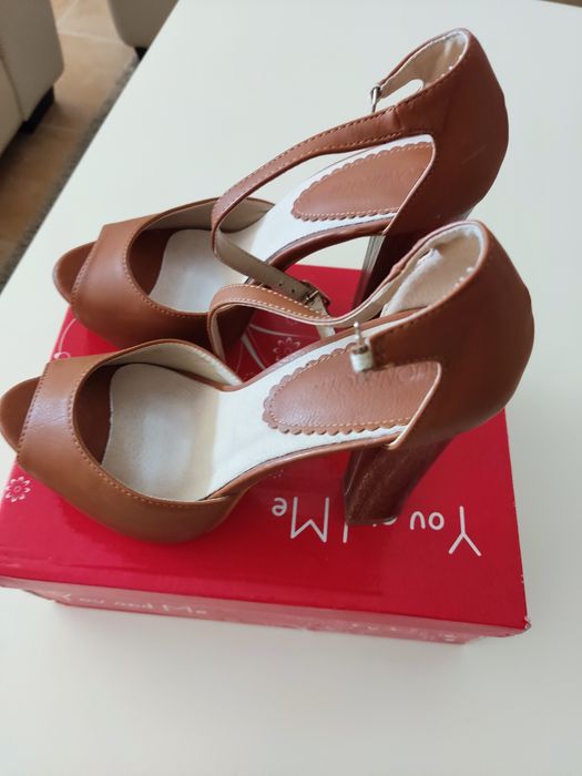 Sapatos de senhora, Tacão muito alto, tam 36, como novo.