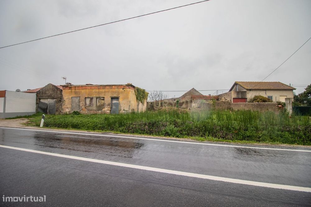Propriedade urbana com terreno e potencial de reconversão em Liceia –
