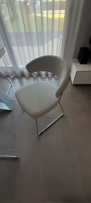 Mesa e cadeiras jantar Antarte branca + vidro protector  6 cadeiras forradas