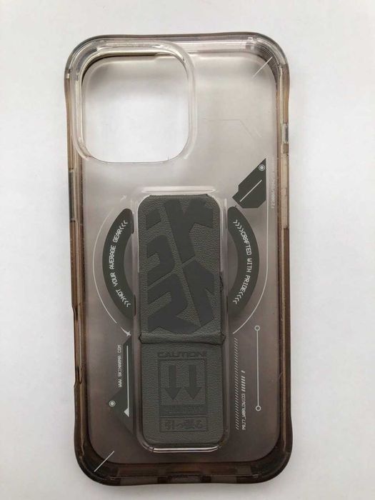 Захисний чохол на iPhone 16 Pro Max