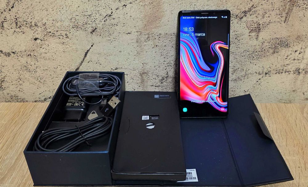 Samsung Galaxy Note 9-pełen komplet od producenta.