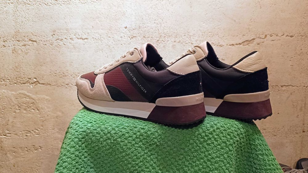 Damskie sneakersy TOMMY HILFIGER ACTIVE CITY SNEAKER r.41 skóra st.bdb