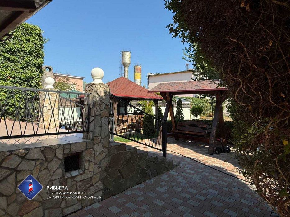 Продам дом у моря в Каролино-Бугазе.