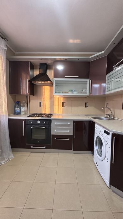 Продаж 3к  мікрорайон озерна