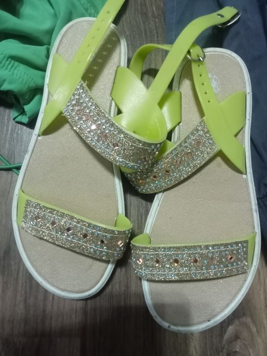 Ubrania dla dziewczynki 134 140