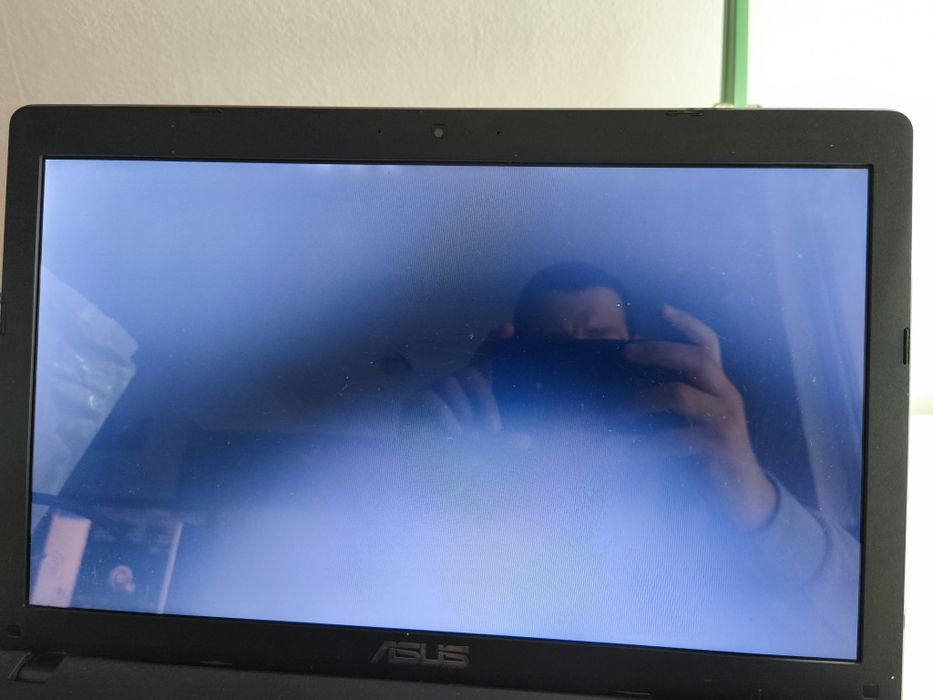 Sprzedam laptopa Asus x552e na części