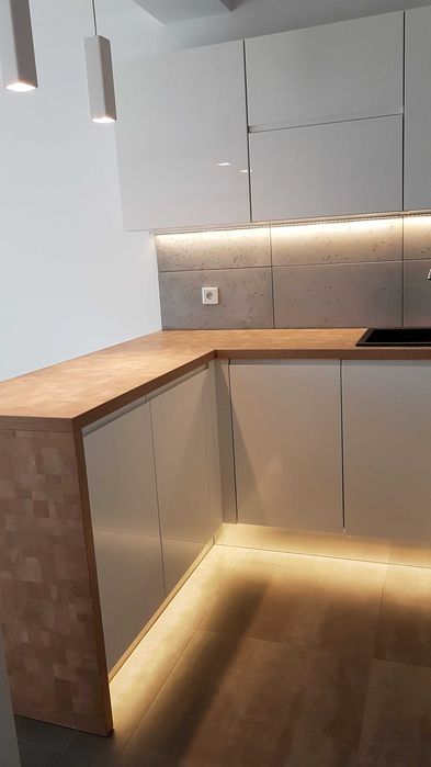Nowoczesna kawalerka 30 m² w ścisłym centrum Kęt – Wysoki standard, balkon, parking i poddasze!