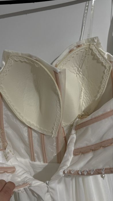 Suknia  ślubna rozkiar M/L