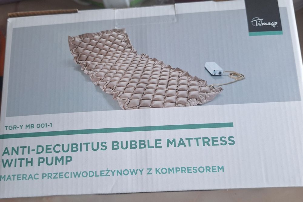 Materac przeciwodlezynowy z kompresorem