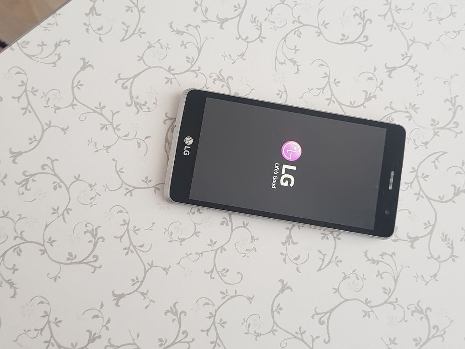 Телефон працюючий LG-X155