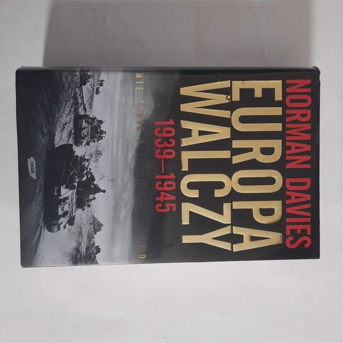 Książka Europa Walczy Norman Davies
