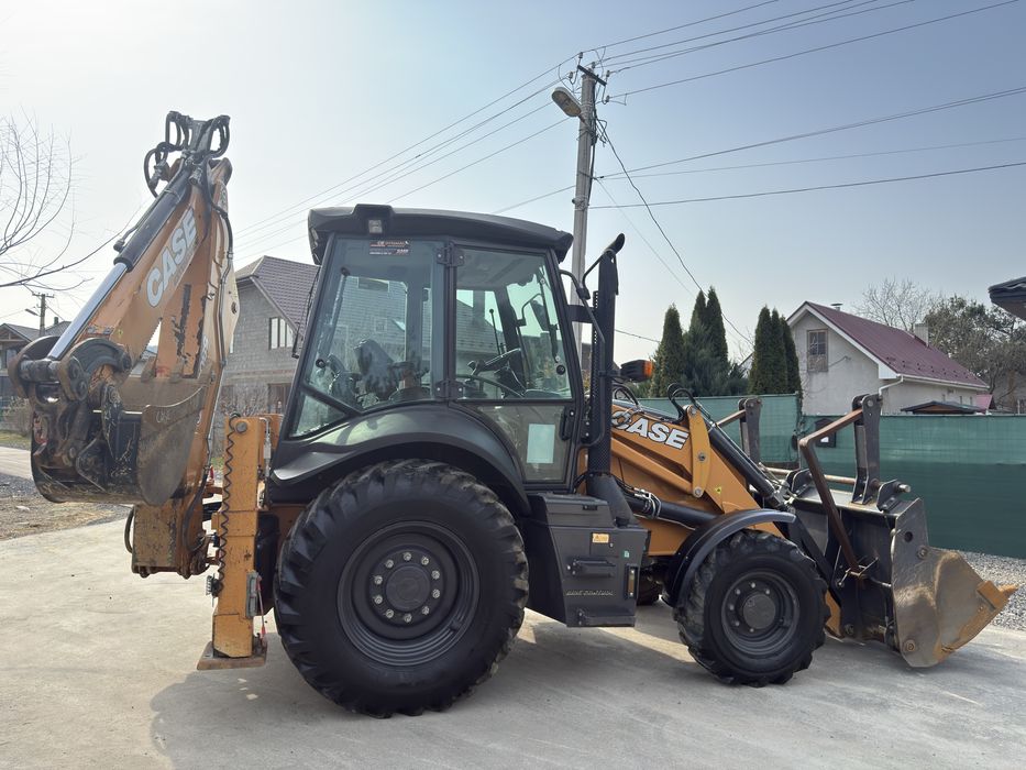 Екскаватор-навантажувач Case580 ST,2020