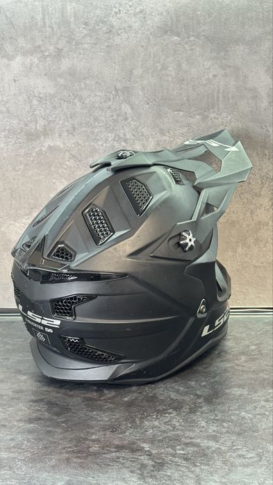 Кросовий мотошолом LS2 MX700 Subverter Black Matt (Розмір L, стан 7.5/10)