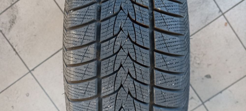 Imperial snowdradon uhp 205/55/16