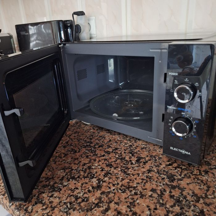 Microondas semi novo com garantia