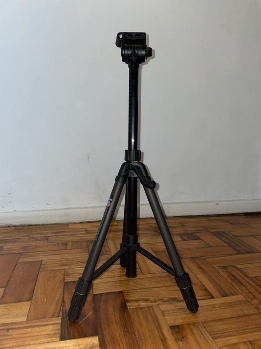 Tripé para câmara fotográfica