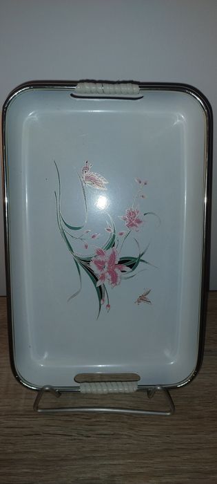 Niewielka taca, stabilna