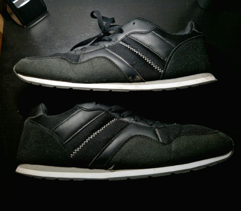 Sapatos tênis sandálias de homem com uso raramente
N 44 n 44.5 pele na