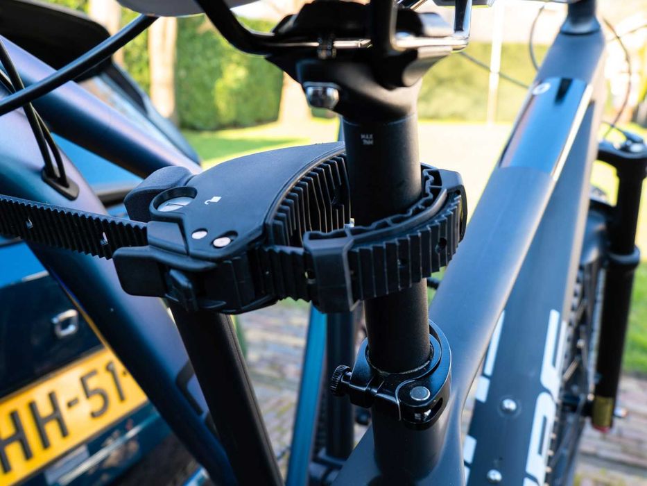 Spinder TX3 LED Bagażnik uchwyt rowerowy na hak na 3 rowery składany 13-PIN