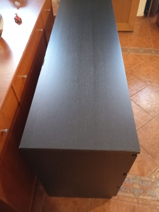 Cómoda preta de 6 gavetas