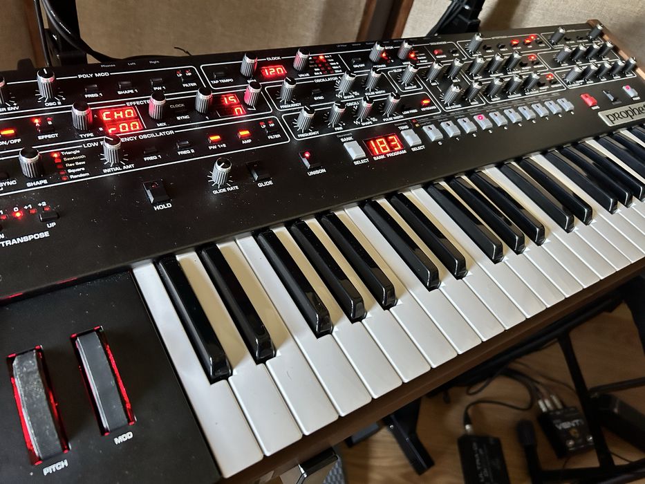 Sequential Prophet 6 - excelente estado