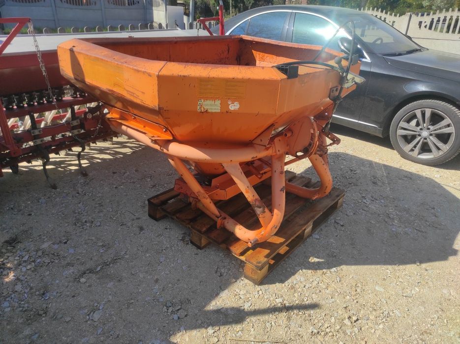 Rozsiewacz nawozów amazone zaf 600 800